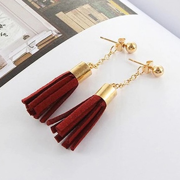 Jewelry - ⚜️[𝟯/$𝟭𝟴]⚜️Red Suede Tassel Dangle Earrings New